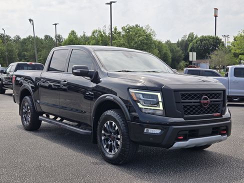 Used 2023 Nissan Titan PRO-4X w/ Pro-4x Convenience Package AWD/4WD image 6