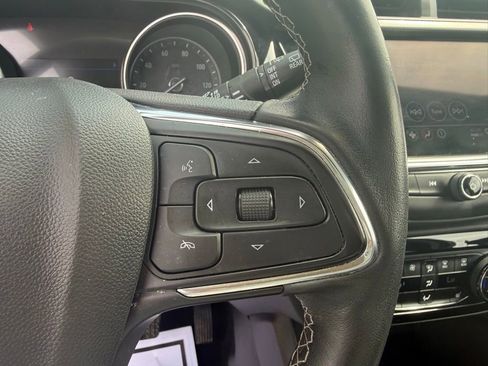 Used 2023 Buick Encore GX Essence FWD image 31