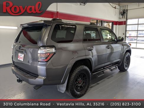 Used 2022 Toyota 4Runner SR5 Premium w/ Moonroof Package image 4