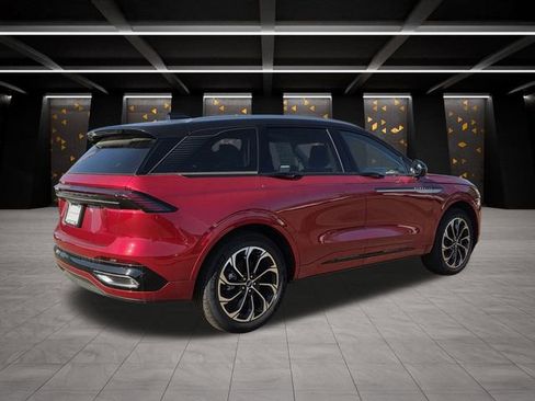 New 2026 Lincoln Nautilus Reserve image 2