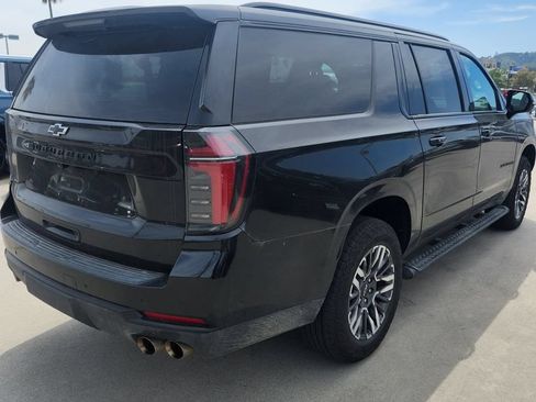 Used 2025 Chevrolet Suburban Z71 AWD/4WD image 6