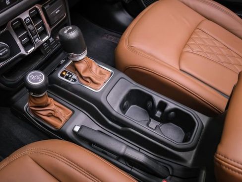 Used 2024 Jeep Wrangler Unlimited Sport image 70