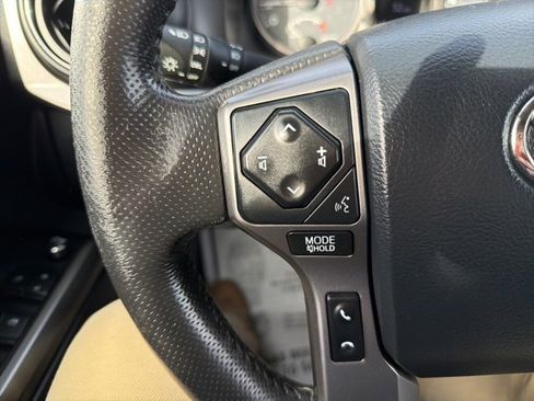 Used 2016 Toyota Tacoma SR5 image 13