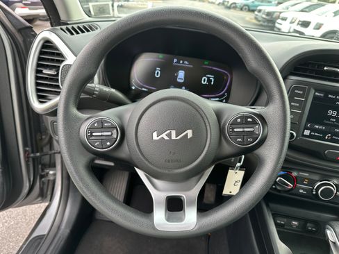 Used 2023 Kia Soul LX w/ LX Technology Package image 29