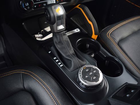 Used 2024 Ford Bronco Badlands image 12