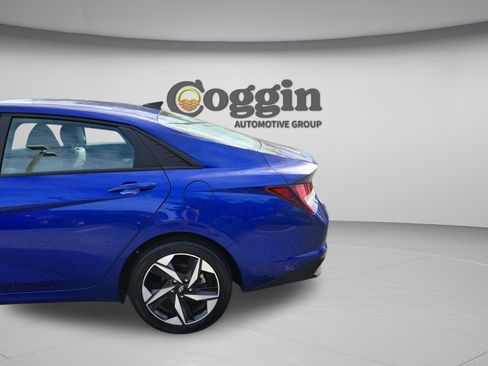 Used 2023 Hyundai Elantra SEL w/ Convenience Package FWD image 32
