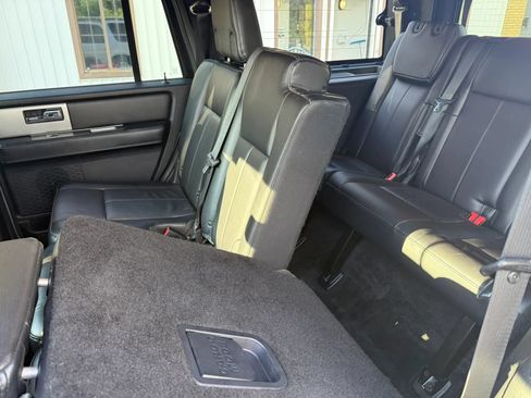 Used 2016 Ford Expedition XLT w/ Equipment Group 202A AWD/4WD image 16