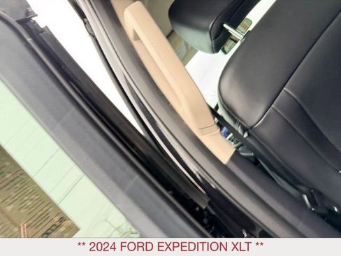 Used 2024 Ford Expedition XLT image 19