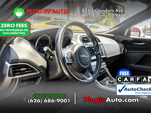 Used 2018 Jaguar XE S RWD image 6