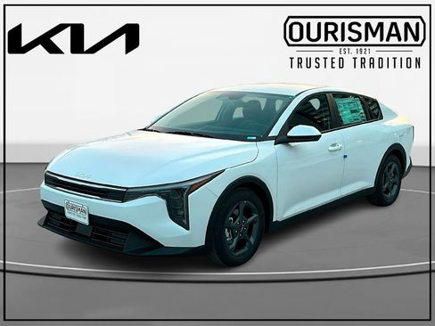 New 2025 Kia K4 FWD image 2