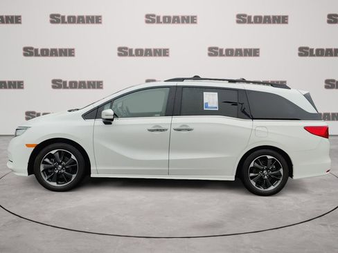 Used 2022 Honda Odyssey Elite image 2