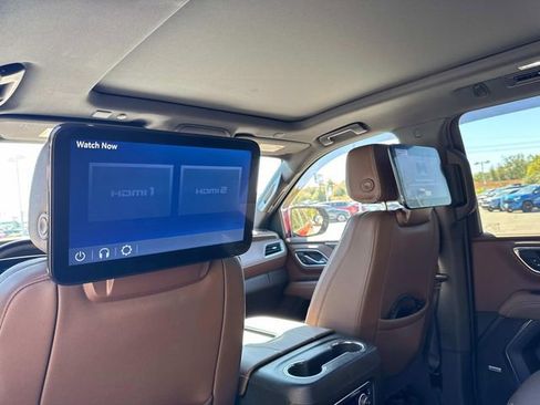Certified 2024 Chevrolet Suburban High Country w/ Advanced Technology Package image 19