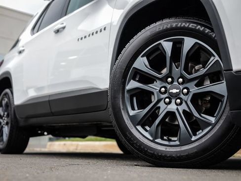 Used 2020 Chevrolet Traverse RS FWD image 33