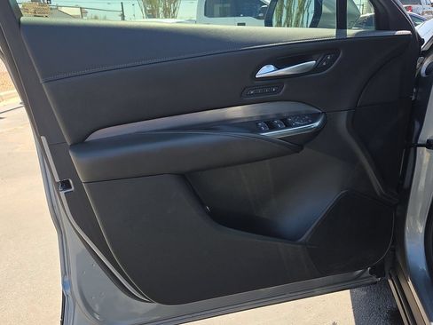Used 2025 Cadillac XT4 Premium Luxury FWD image 13