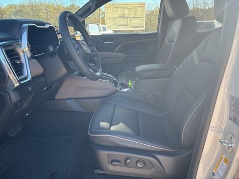 New 2026 GMC Canyon Denali image 7