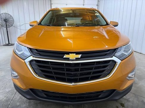 Used 2018 Chevrolet Equinox LT w/ Sun & Infotainment Package FWD image 2