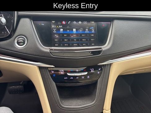 Used 2018 Cadillac XT5 Premium Luxury FWD image 10