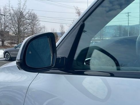 Certified 2023 BMW X5 xDrive40i w/ Executive Package image 27