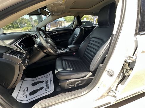 Used 2020 Ford Fusion SEL FWD image 16