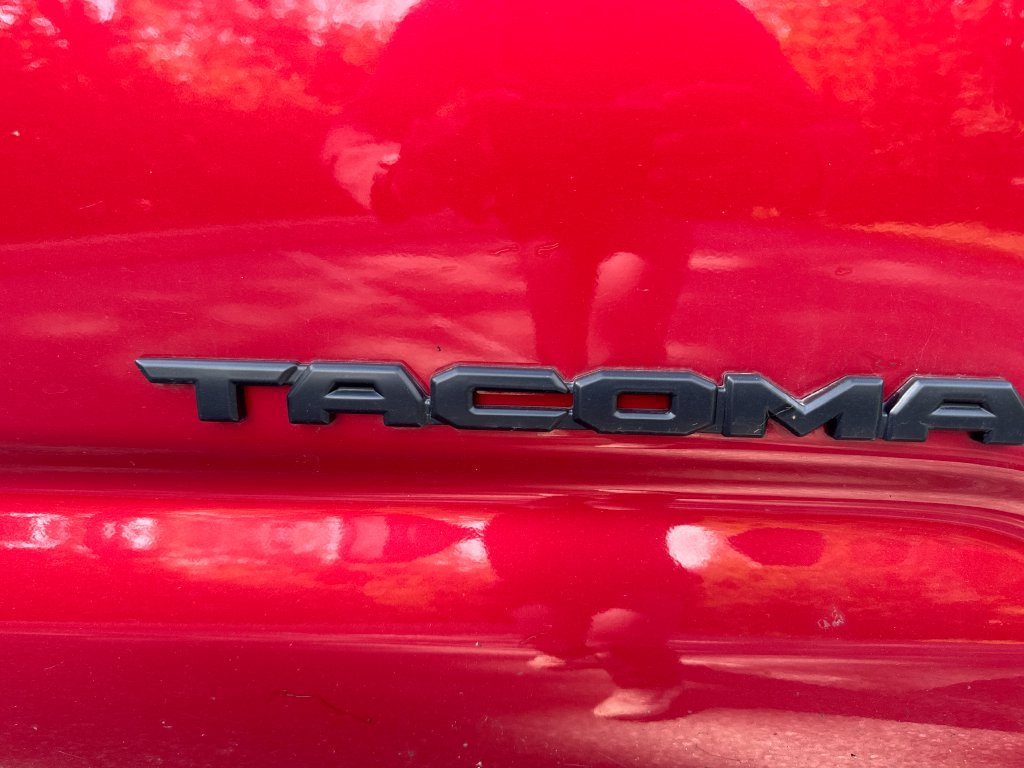 Used 2023 Toyota Tacoma SR5 AWD/4WD image 7