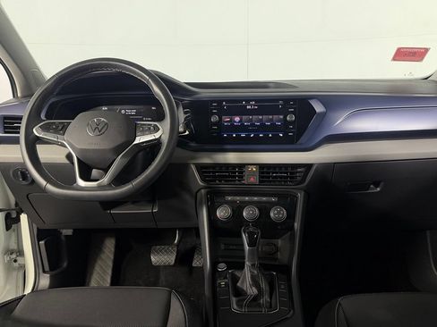 Used 2023 Volkswagen Taos SE w/ Panoramic Sunroof Package FWD image 13
