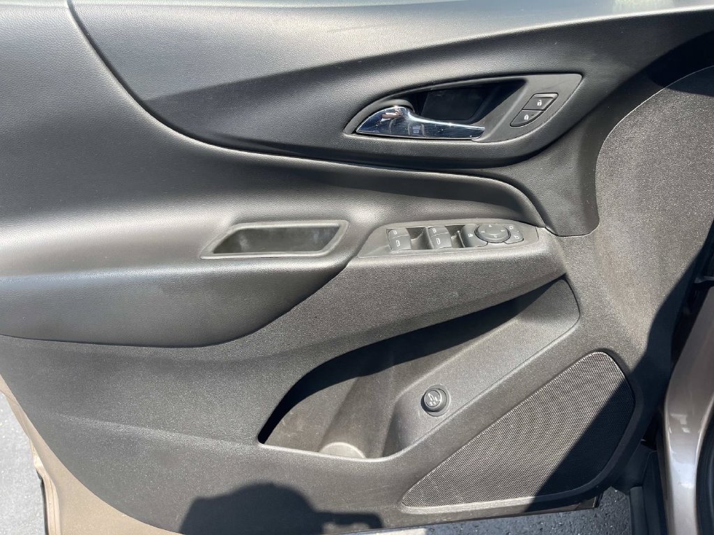 Used 2018 Chevrolet Equinox LT FWD image 27
