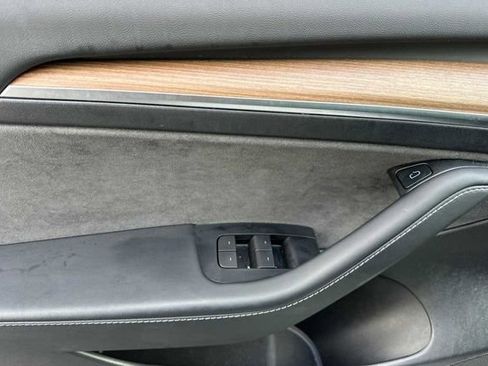 Used 2023 Tesla Model 3 Standard Range image 10