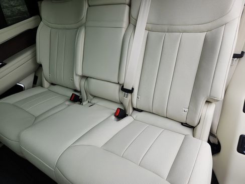 New 2026 Land Rover Range Rover Long Wheelbase SE AWD/4WD image 25