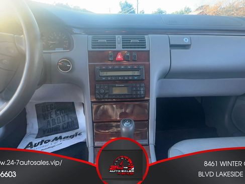 Used 2000 Mercedes-Benz E 320 Wagon image 14