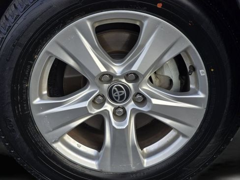 Used 2021 Toyota RAV4 XLE w/ Convenience Package AWD/4WD image 24
