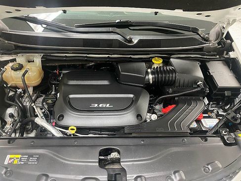 Used 2017 Chrysler Pacifica Limited image 15