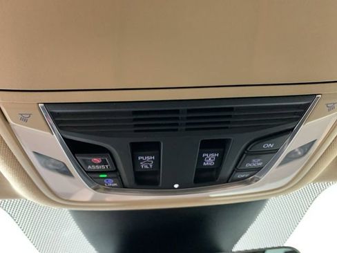 Used 2022 Acura MDX SH-AWD w/ Technology Package image 26