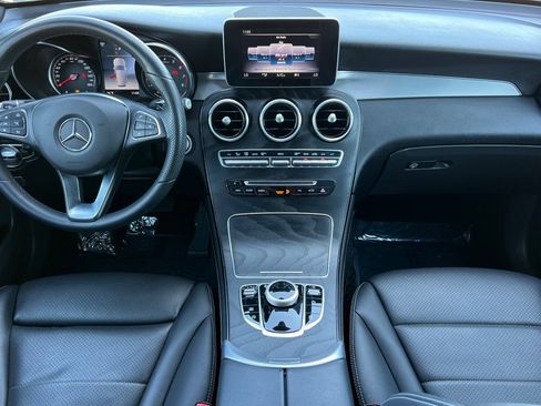 Used 2019 Mercedes-Benz GLC 300 image 3