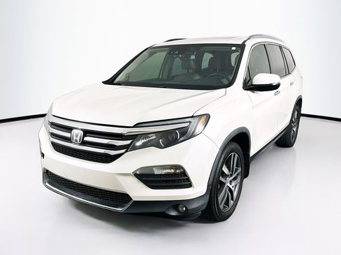 Used 2017 Honda Pilot Elite image 3