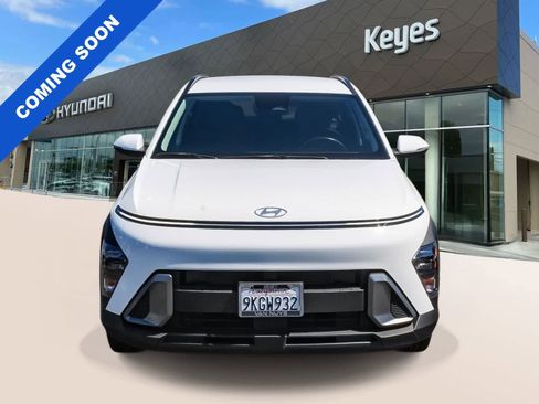 Used 2024 Hyundai Kona SEL w/ Convenience Package FWD image 2