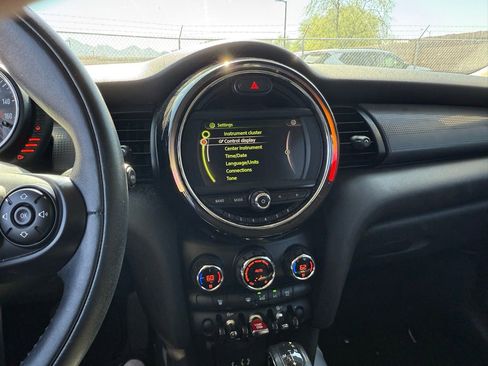 Used 2015 MINI Cooper 4-Door Hardtop FWD image 17