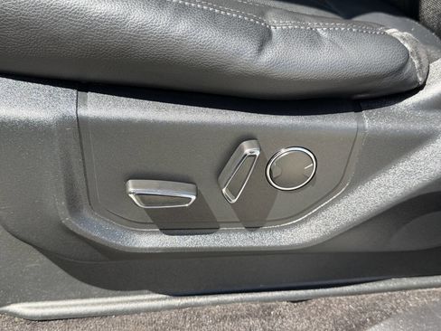 Used 2018 Ford Expedition Limited w/ Equipment Group 301A image 5