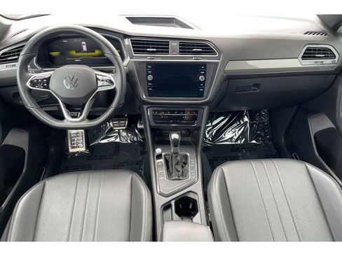 Used 2023 Volkswagen Tiguan SE R-Line FWD image 15