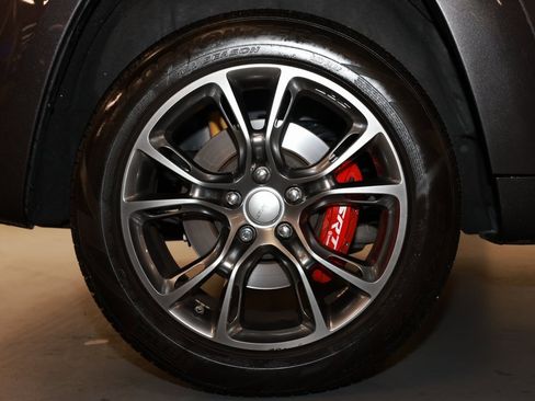 Used 2021 Jeep Grand Cherokee SRT image 26