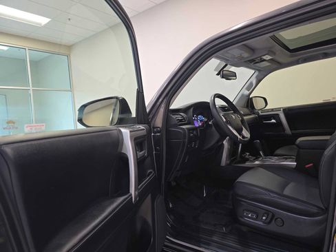 Used 2019 Toyota 4Runner SR5 Premium AWD/4WD image 22