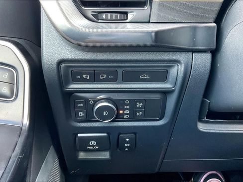 Used 2021 Ford F150 Platinum w/ Equipment Group 701A High AWD/4WD image 34