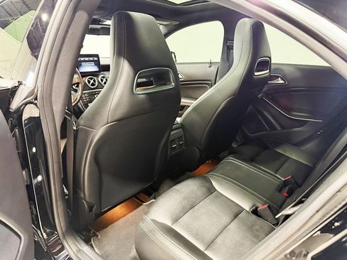 Used 2018 Mercedes-Benz CLA 250 4MATIC image 34