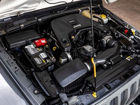 Used 2019 Jeep Wrangler Unlimited Sport S AWD/4WD image 40