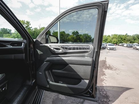 Used 2023 GMC Yukon XL Denali AWD/4WD image 15