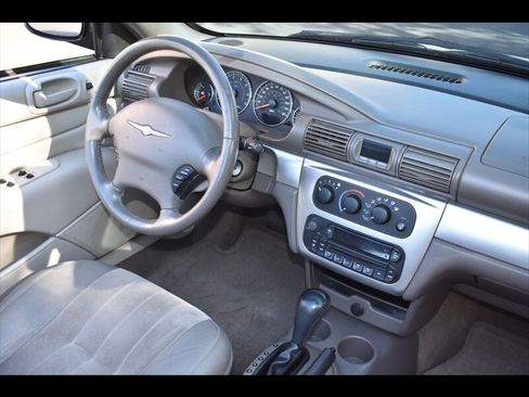 Used 2006 Chrysler Sebring Touring FWD image 27