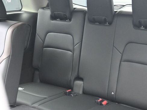 New 2026 Nissan Pathfinder Platinum image 21