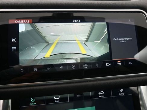 Used 2019 Land Rover Range Rover Sport HSE image 32