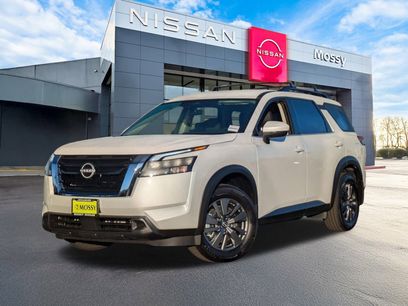 New 2025 Nissan Pathfinder SV