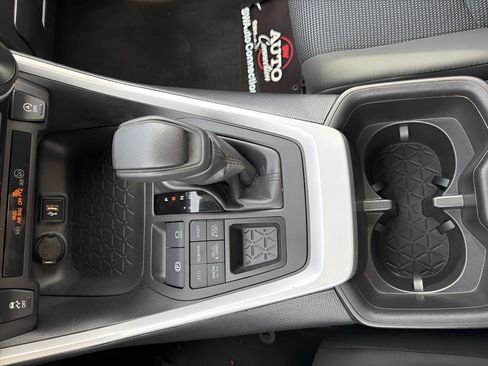Used 2024 Toyota RAV4 LE image 28