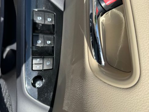Used 2016 Toyota Prius Two w/ Preferred Accessory Package FWD image 21